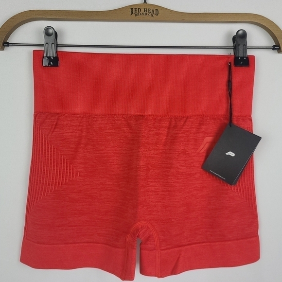 NEW Pursue Fitness Women's ADAPT Red Seamless Ribbed Shorts Sz M NWT - Picture 1 of 6